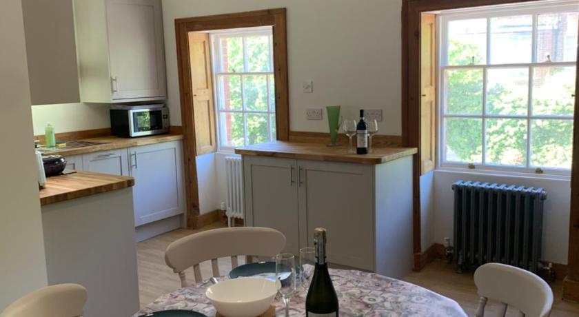 Stunning 1 bedroom self contained apartment