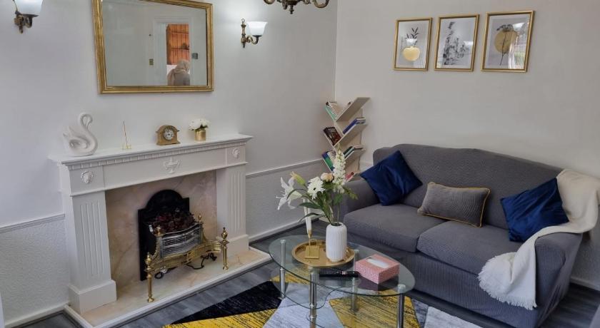 Centrally Located w/ Free Parking & Smart TV