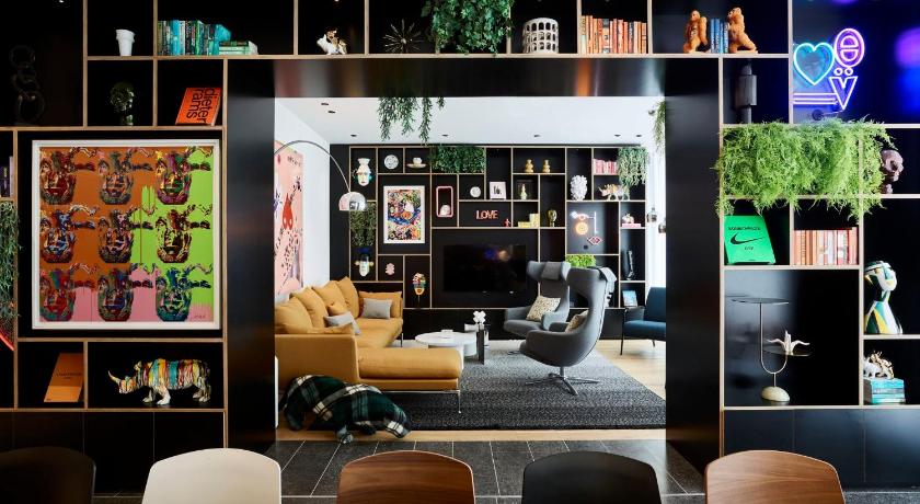 citizenM London Victoria Station
