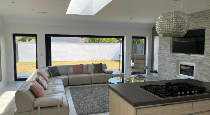 Perfect 4 bedroom 2 bathroom Home