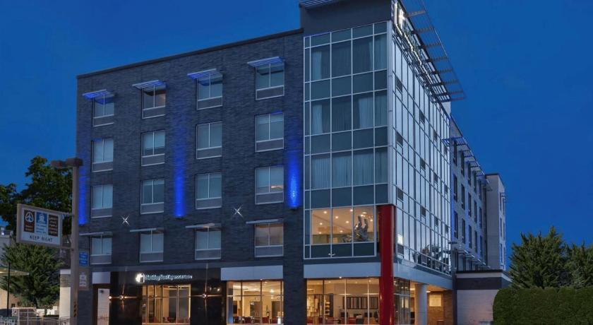 Holiday Inn Express And Suites Jersey City - Holland Tunnel By IHG