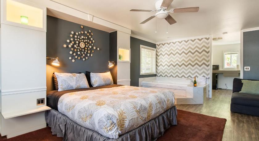 Big Bear Spa Suites