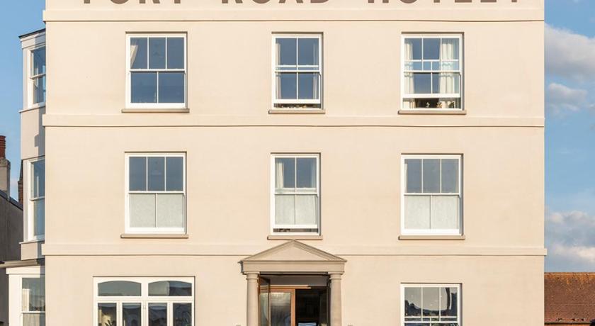 Fort Road Hotel