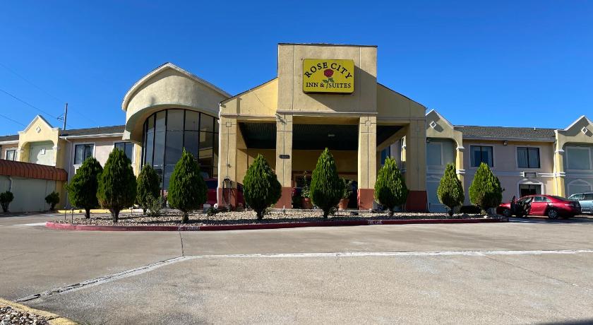 Rose City Inn & Suites