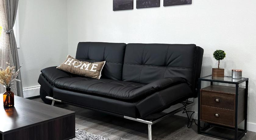Anchorage midtown apartment- Wyoming 1