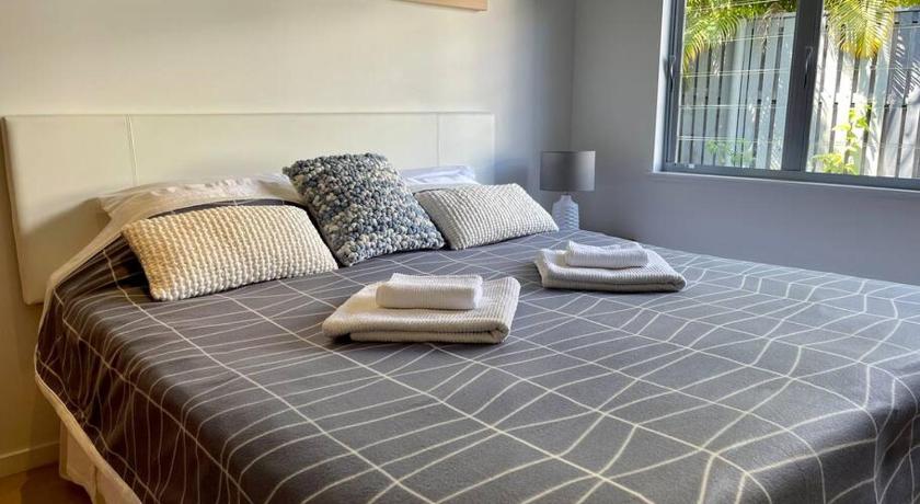 Relax at Trinity Beach Getaway, Blue Lagoon, Trinity Beach