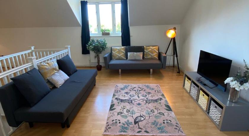 Modern Spacious Flat In Ipswich - Sleeps 6 - Parking