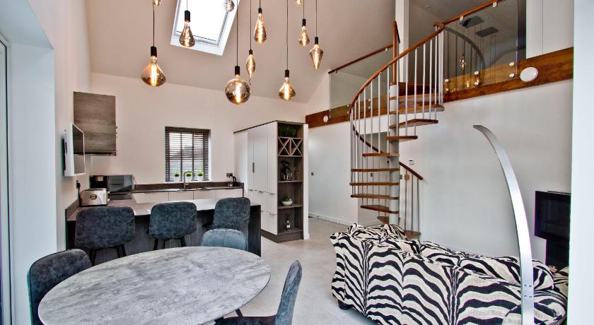 Contemporary 2 bedroom eco home with a twist