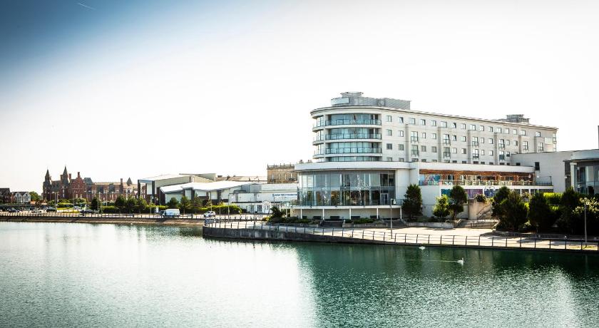 Waterfront Southport Hotel