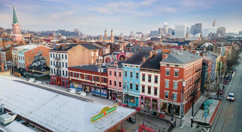 Luxury 4-Bedroom Retreat in the Heart of Over the Rhine