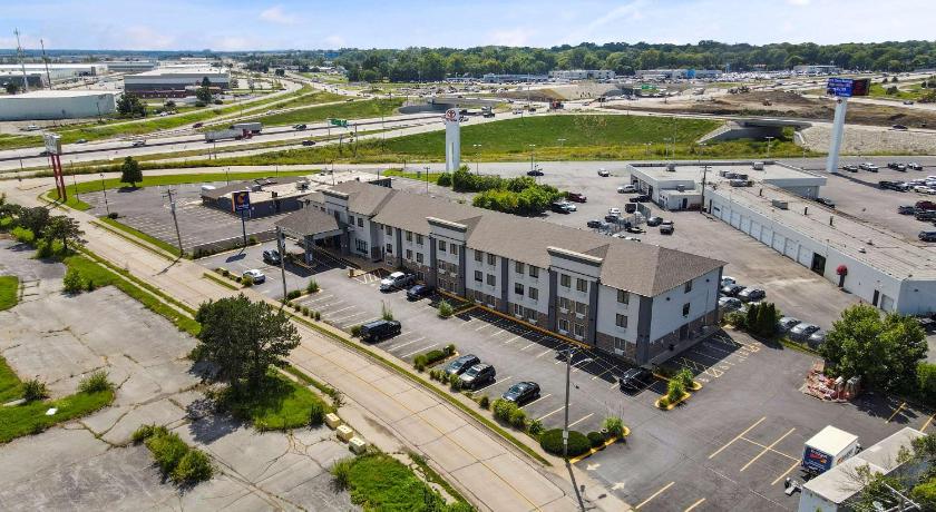 Comfort Inn & Suites St. Louis-Hazelwood