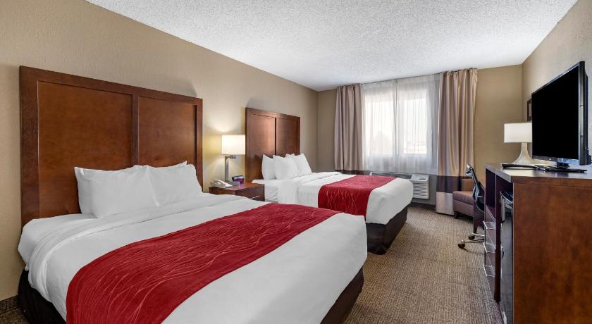 Comfort Inn & Suites Hays I-70