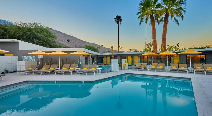 Twin Palms Resort - A Gay Men's Resort