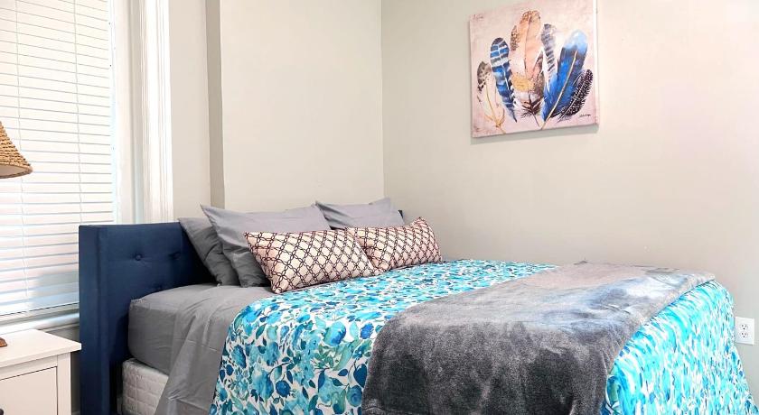 G5 KING BED central location museums FREE PARKING