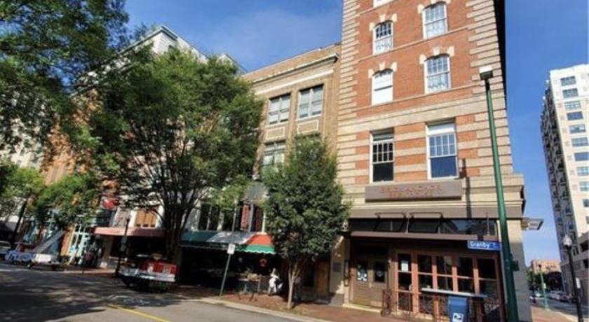 Downtown Norfolk Loft