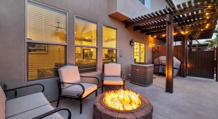 St George, private hot tub/patio, new community