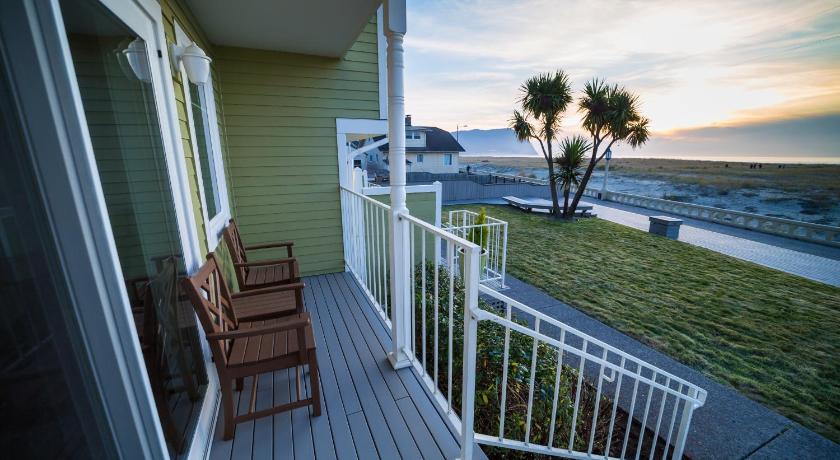 Inn of the Four Winds Seaside Oceanfront