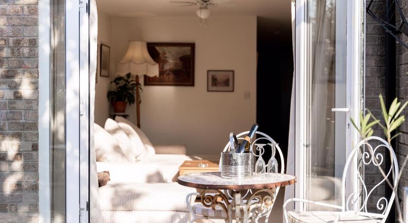 Kingsway Apartment