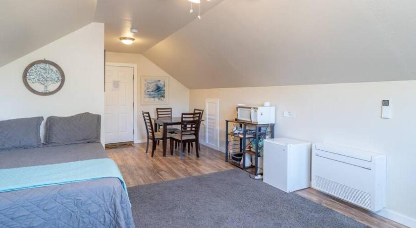 Private Loft with trail access to Boise Foothills