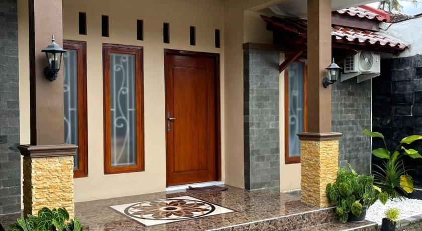 Omah Pikatan Homestay