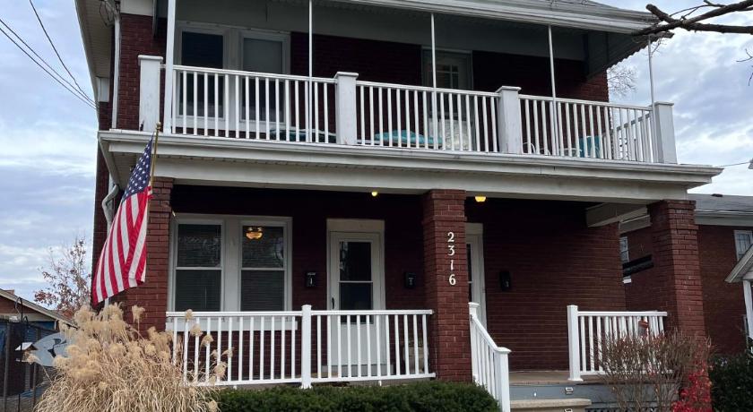 Hudson #1 Private Two Bed near Xavier & Downtown
