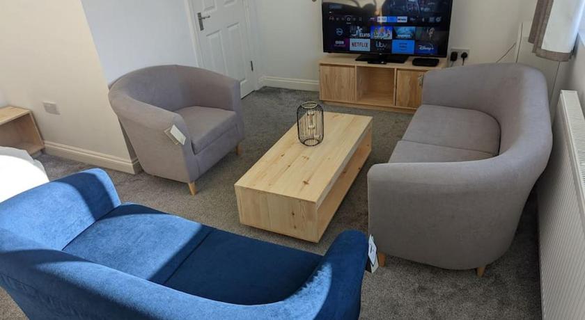 Flat with great transport links