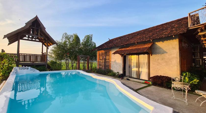 Classic Traditional Villa with Breathtaking View Pool WIFI