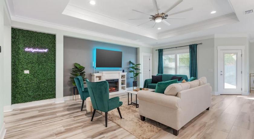 Emerald-Gem-Inn • Laguna Haven/Beach Home!