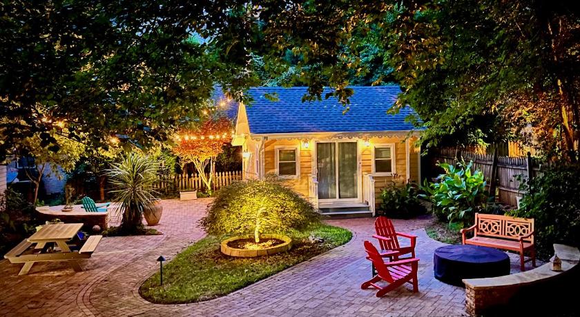 The Cozy Yellow Cottage in Dilworth