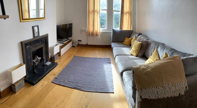 3 Double bedroomed flat, Acton. London, UK
