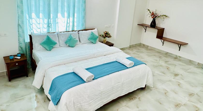 Tirupati Homestay - Shilparamam - Luxury AC apartments by Stayflexi - Fast WiFi, Kitchen, Android TV