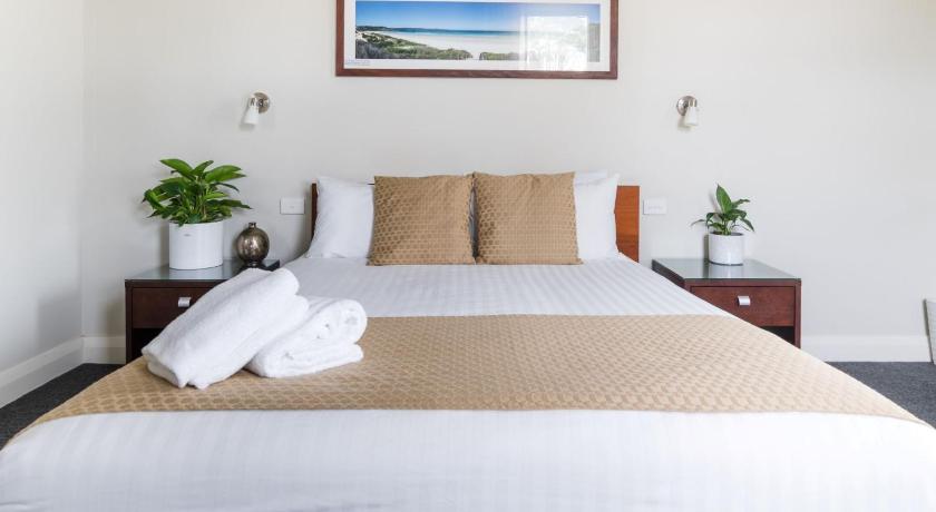 Huskisson Hotel