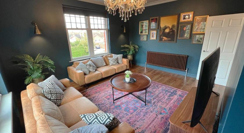 West Hendford House - Apt 1