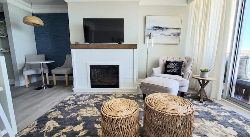 Beautiful one bedroom oceanfront condo