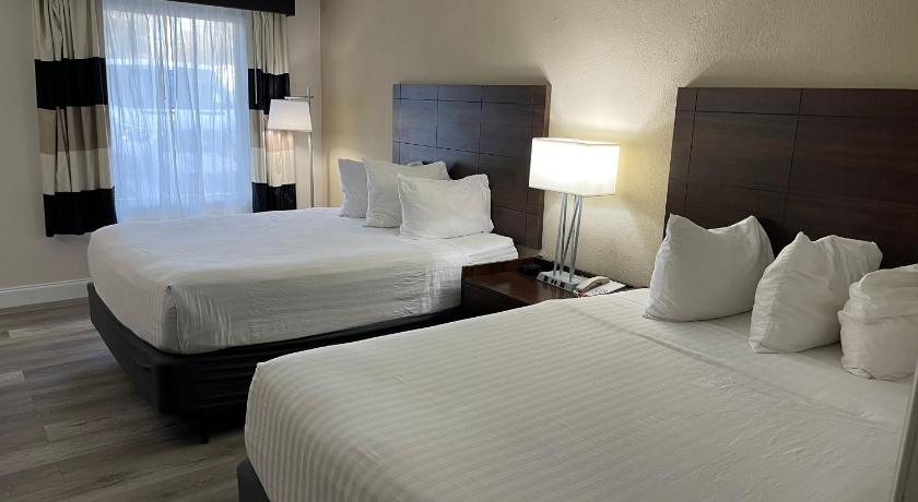 All-New, Ground-Floor, Huge Pool, Tiki Bar & Grill