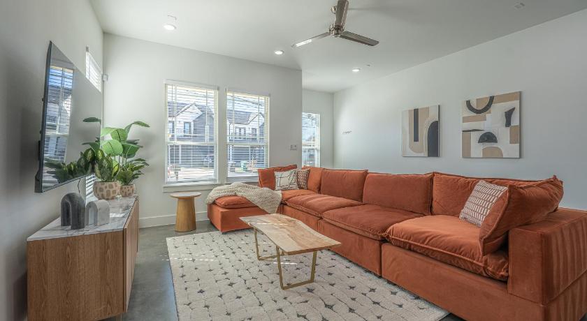 The Right House @ East Downtown