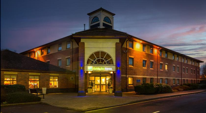 Holiday Inn Express Warwick - Stratford-upon-Avon By IHG