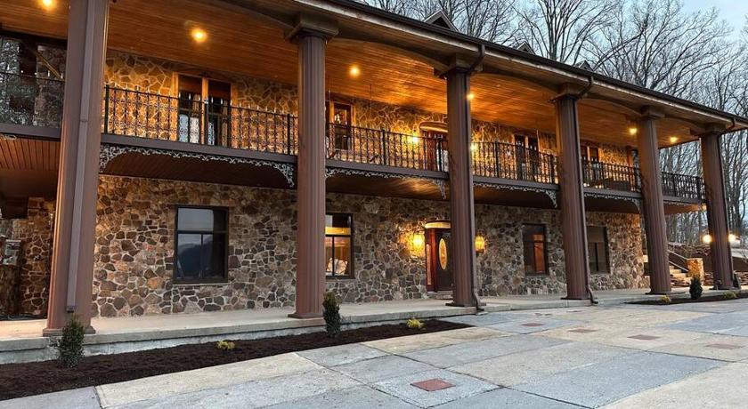 5 Bedroom Estate near Casino and downtown