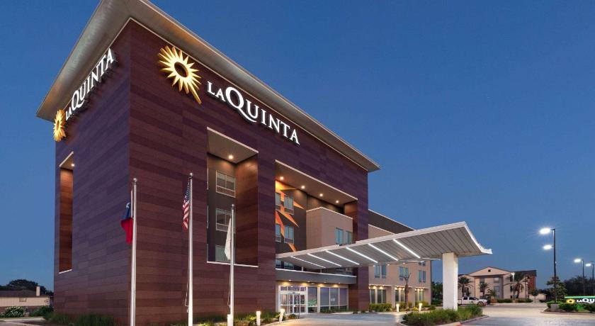 La Quinta Inn & Suites by Wyndham Texas City I 45