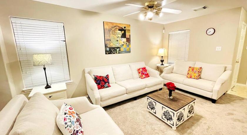 Spacious 3 Bedroom - Rosenberg