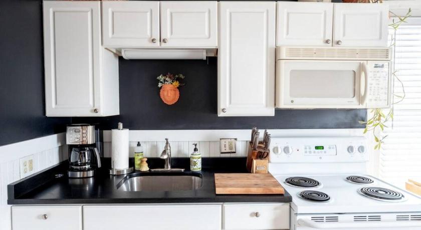 Deluxe Cute Apt Walk to Restaurants