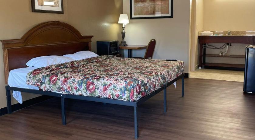 DELUXE INN