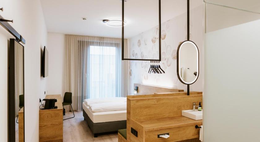 BEE GREEN Linz Self-Check-in-Hotel
