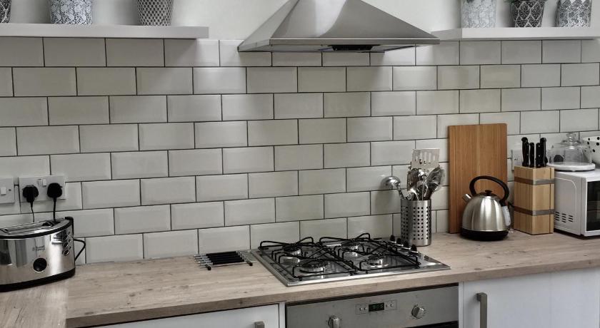 Stylish Boatwright Cottage moments from beach by Whitstable-Holidays