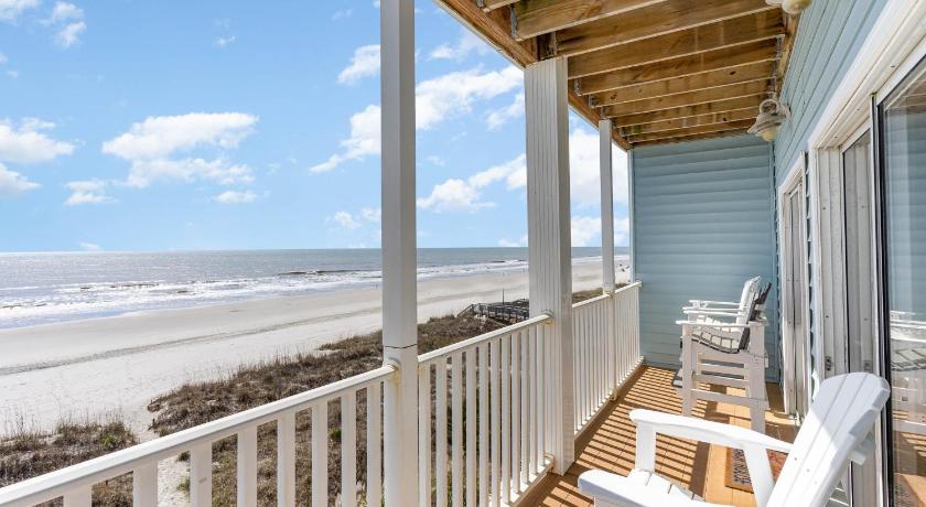 Spacious Penthouse Ocean Front 7 BR Condo - Ambassador Villas Unit 401
