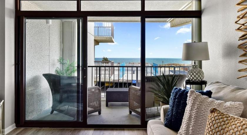 Ocean Front Sea Terrace 209 Heated Pool