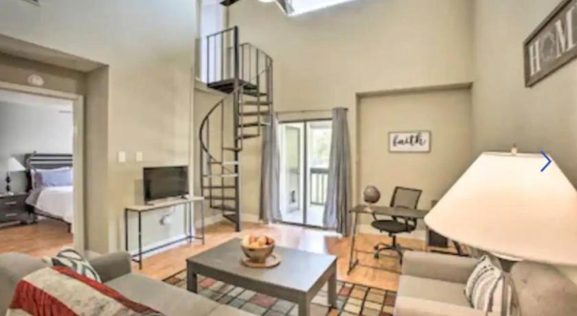 New! LSU Baton Rouge Contemporary 3 Bedroom Suite Condo
