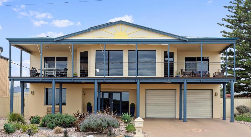 Beachside Escape on The Esplanade
