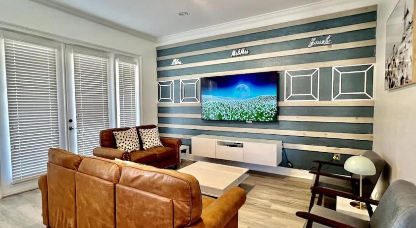 Private home 5 beds, 4.5 baths in Reunion Resort