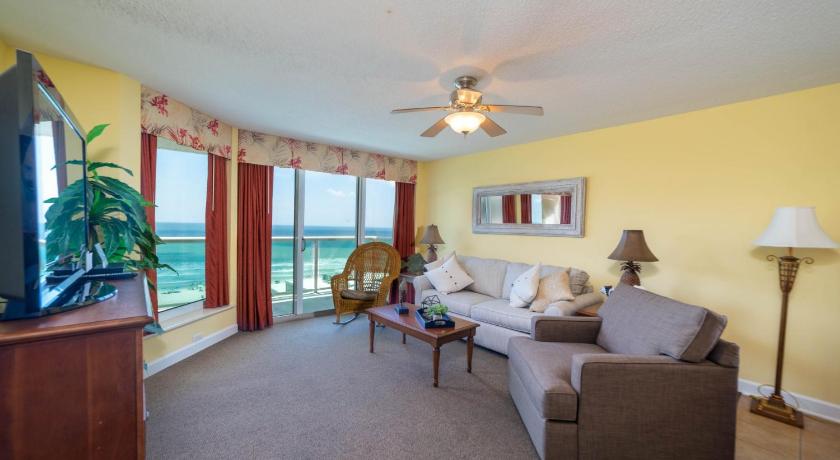 Malibu Pointe Beach Club 606 - Across The Street From The Ocean! Sleeps 12 guests!